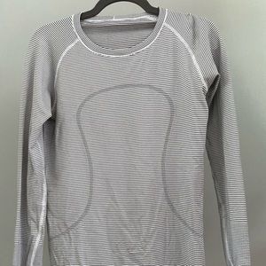 Lululemon Swiftly Tech Long Sleeve Top